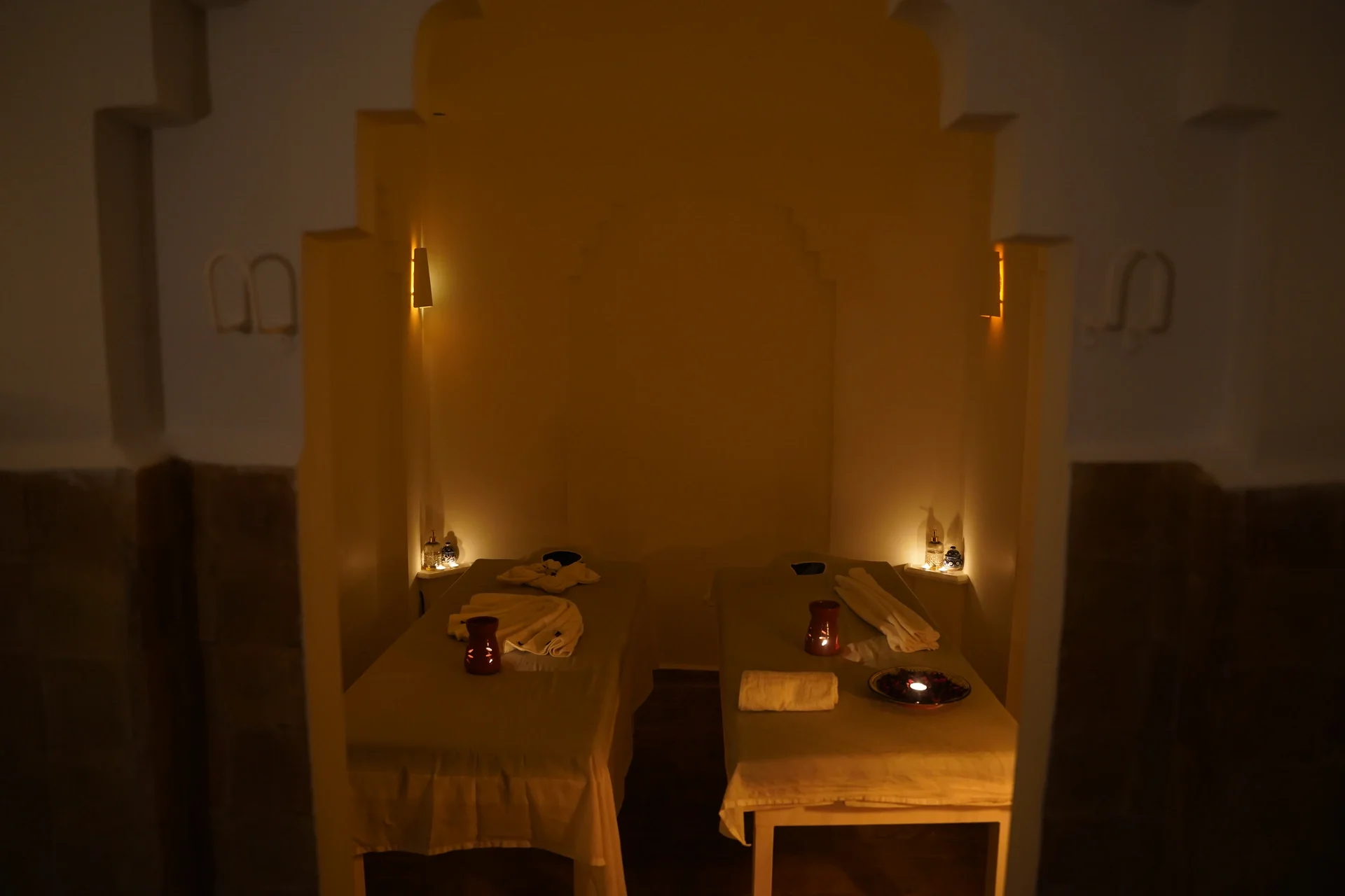 Entrada tradicional en arco de la medina de Asilah